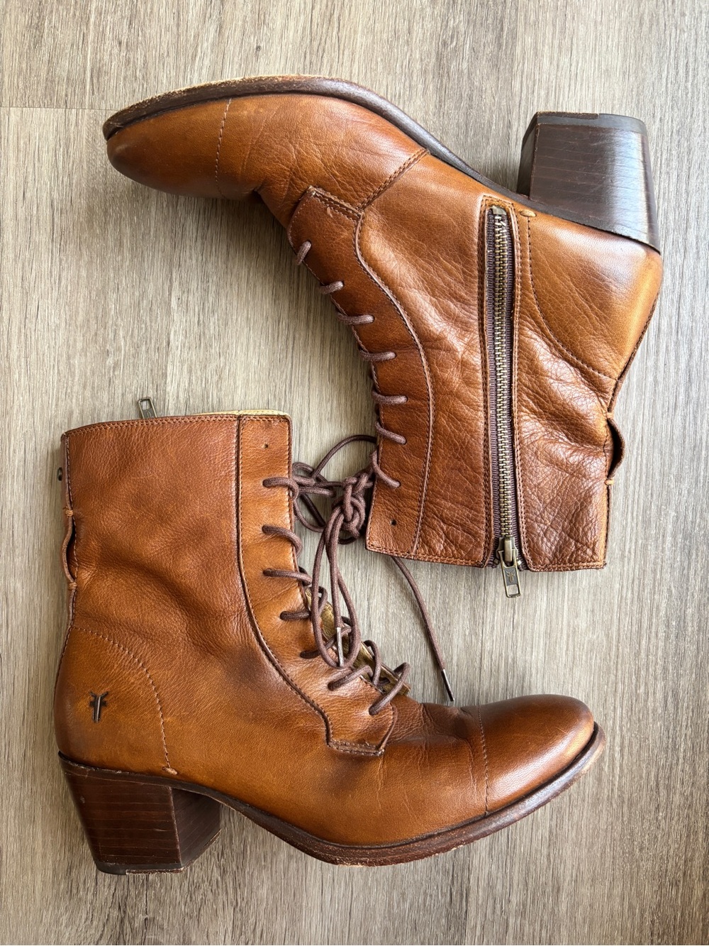 Frye Courtney lace-up ankle booties in Cognac Size 10 - Picture 1 of 8